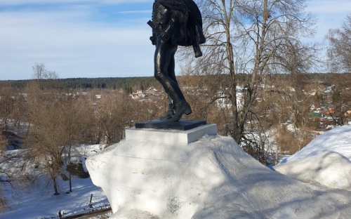 Памятник генералу Дорохову в Вереее