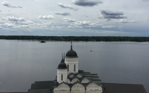 Вид на монастырь с колокольни