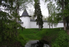 Псково-Печерский монастырь. Древняя хорошо укрепленная крепость